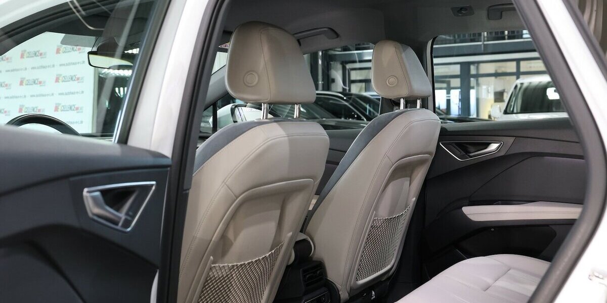 Audi Q4 e-tron 40 WHITE & BLACK & BEIGE / VC+HEAD-UP 50.000 km 27.994 &euro; Hamm 59077