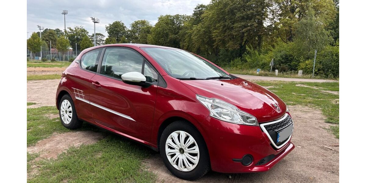 Peugeot 208 108.003 km 4.699 &euro; Berlin 10367