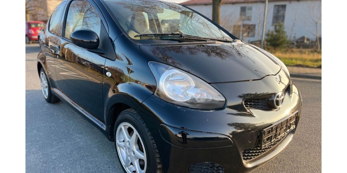 Toyota Aygo (X) 100.000 km 2.999 &euro; Bickenbach 64404