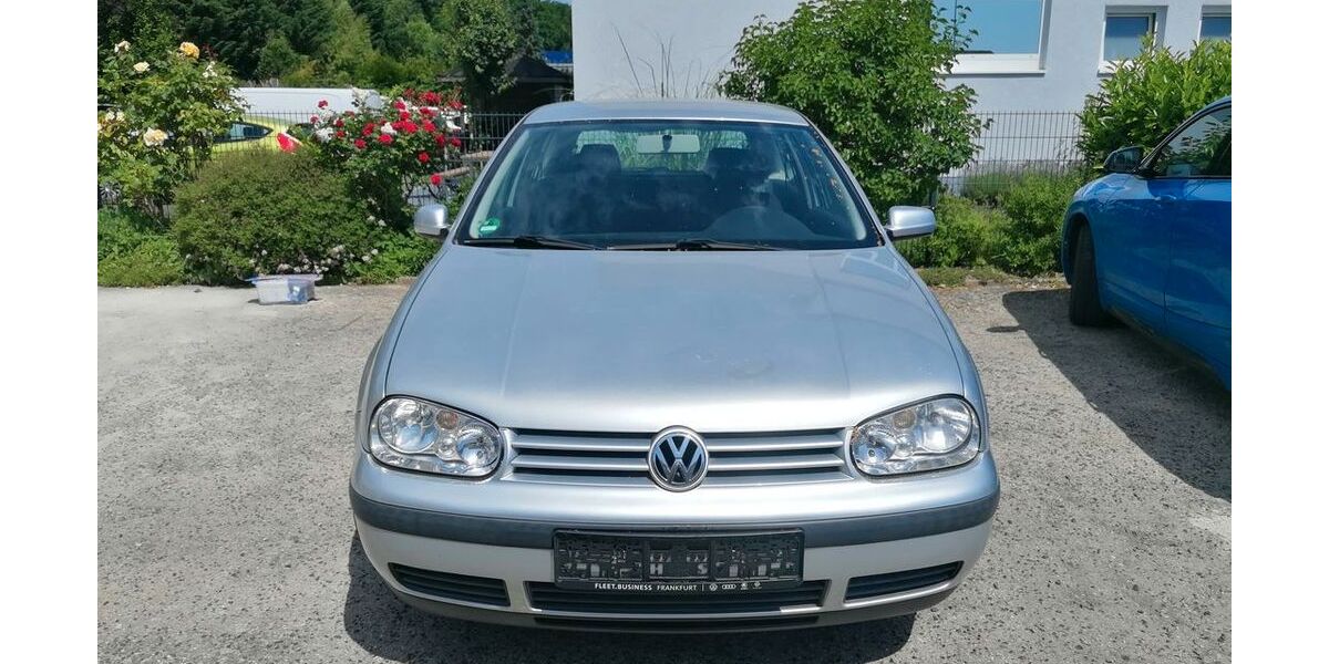 VW Golf 140.000 km 2.300 &euro; friedrichsdorf 61381