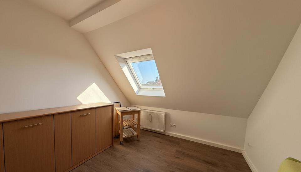 Dachgeschoßwohnung Einbeck - 3 Zimmer, 65 m&sup2;, 700&euro; | Angebot:26283526