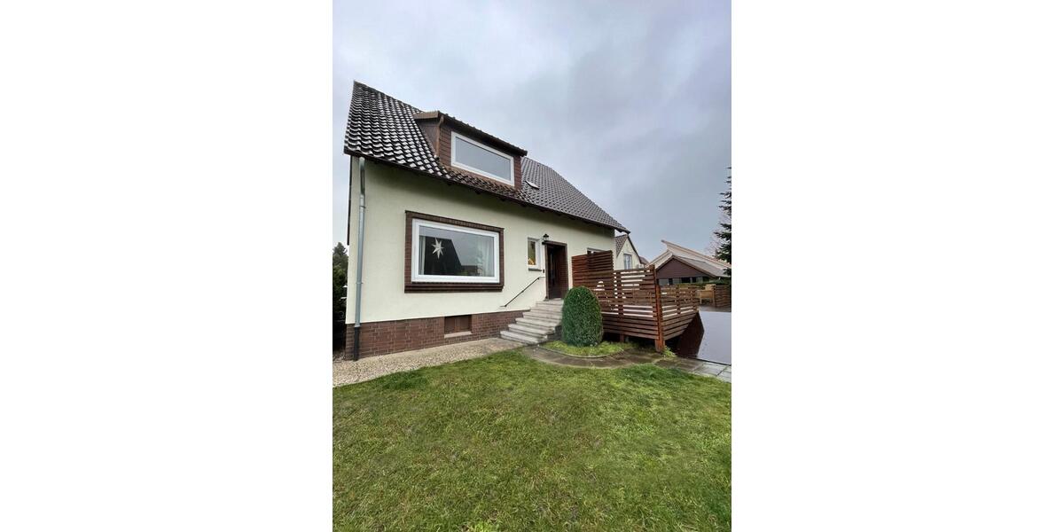 Großzügiges Einfamilienhaus mit Traumgarten und Anliegerwohnung 7 zimmer