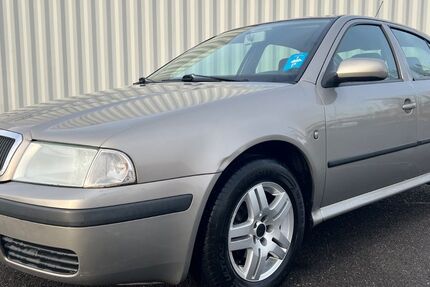 Skoda Octavia 164.000 km 1.299 &euro; Berlin 12057