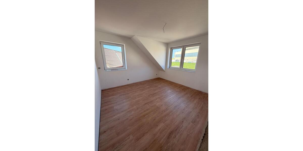 Dachgeschoßwohnung Lemwerder - 3 Zimmer, 78 m&sup2;, 890&euro; | Angebot:26297121