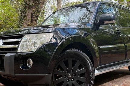 Mitsubishi Pajero 249.000 km 9.750 &euro; Fürth 90763