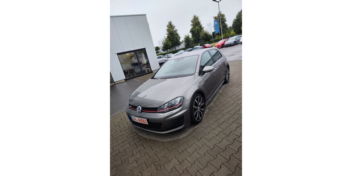 VW Golf 75.500 km 18.399 € Schlangen 33189