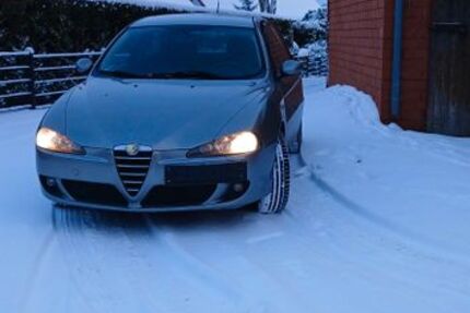 Alfa Romeo 147 136.055 km 2.299 &euro; Achim 28832