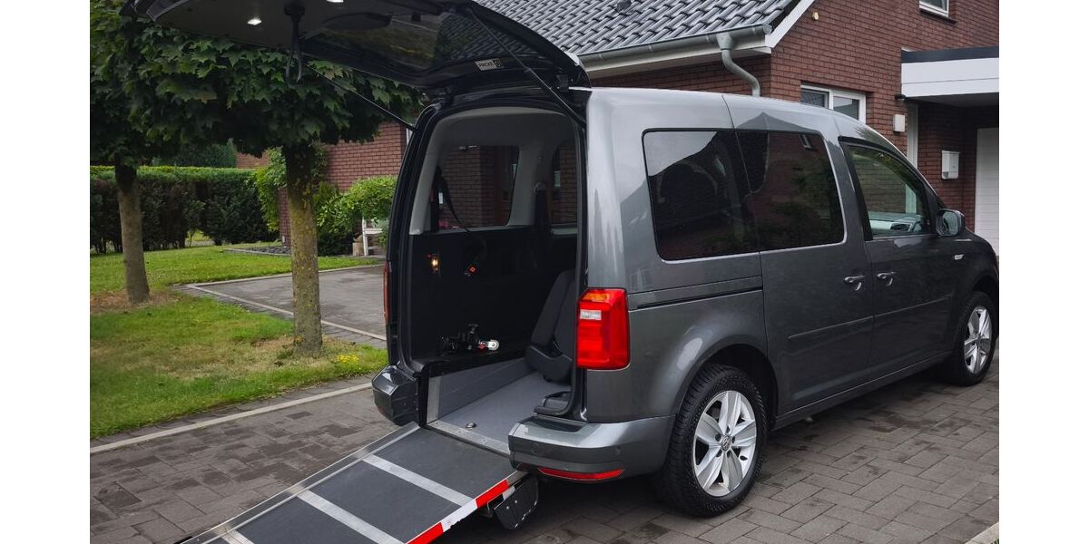VW Caddy 75.600 km 24.900 &euro; Uplengen 26670