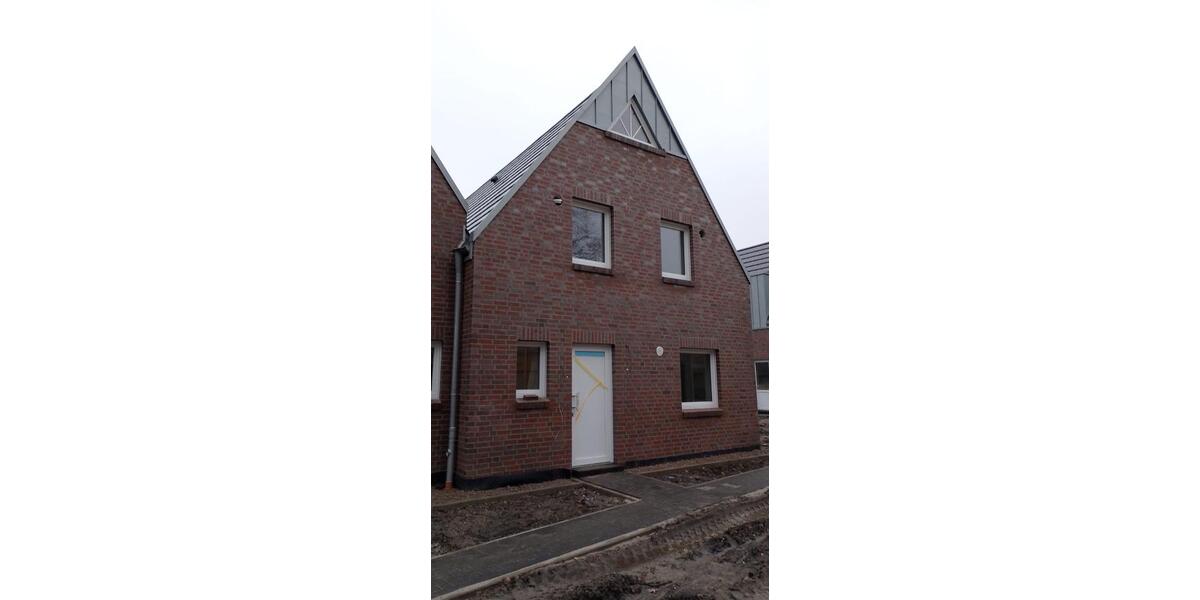 Anfrage Stopp !Hude - Neubau Erstbezug Sehr schönes Reihenhaus 4 zimmer