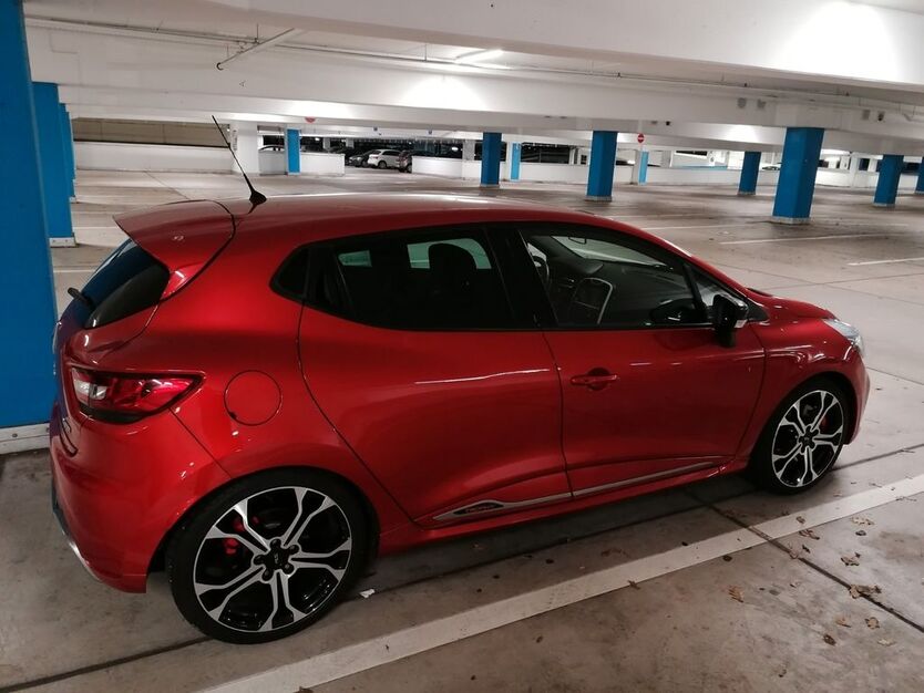 Renault Clio 89.900 km 19.999 € Köln 50667