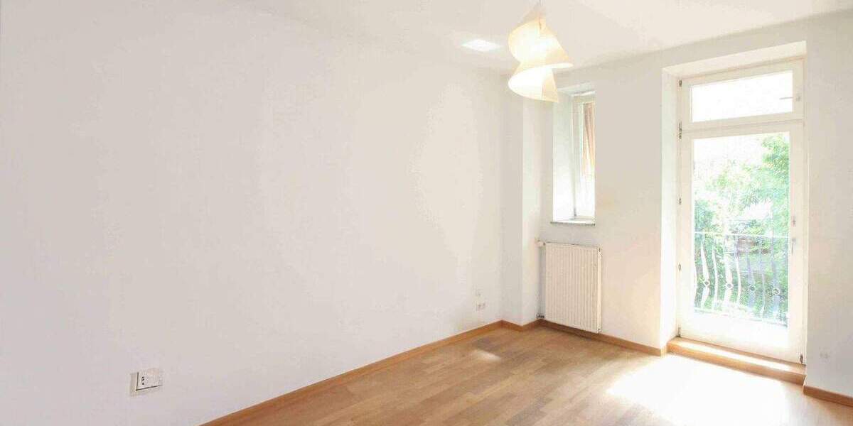 Charmante 3-Zimmer-Altbauwohnung mit Süd-Balkon in München! 3 zimmer