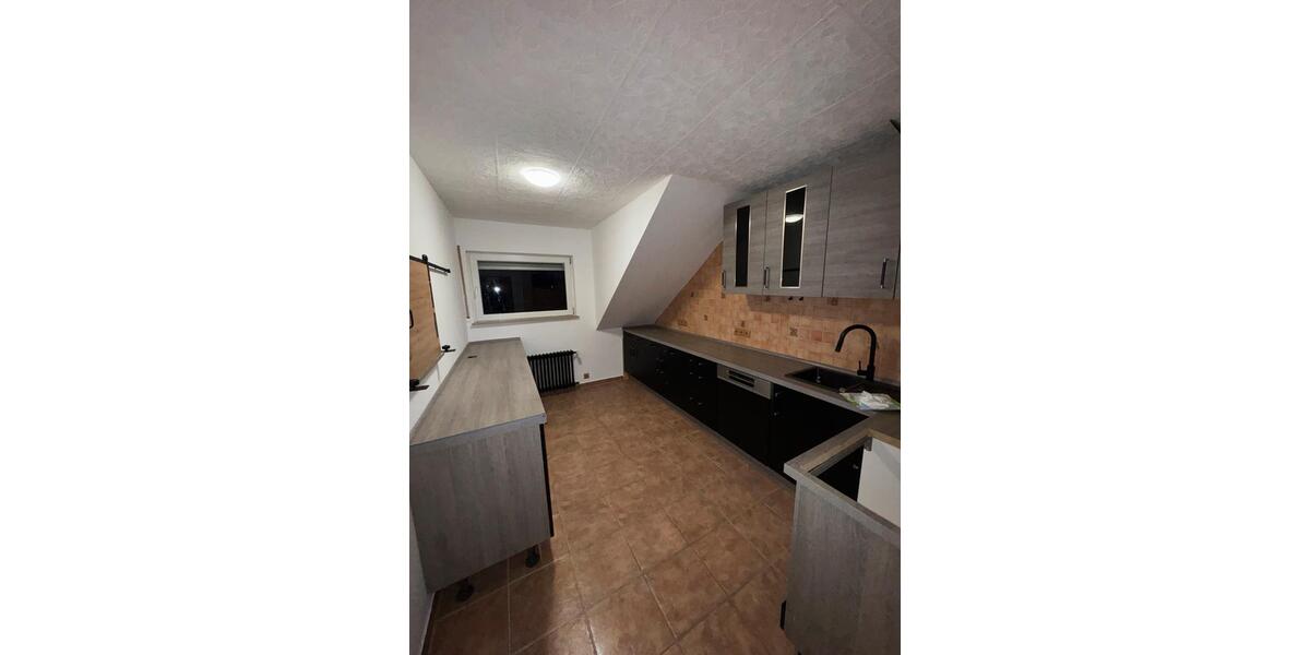 6-Zimmer-Wohnung mit Einbauküche – ca. 110 m² 6 zimmer