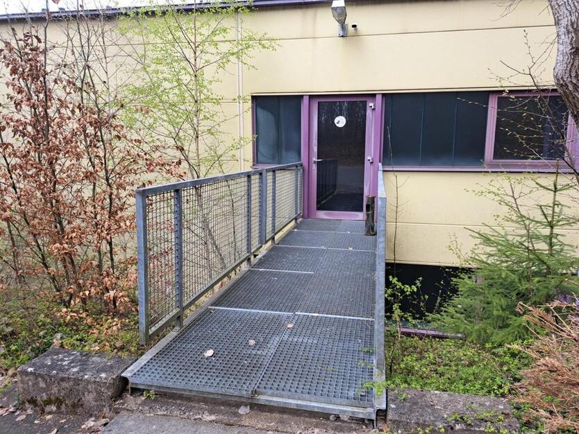 Flexible Büro-Gewerbefläche mit großer Außenfläche in Burgwald