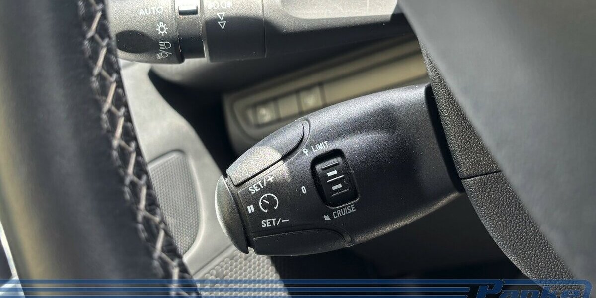 Peugeot 2008 Allure*AHK*Navi*Car-play*SHZ*LED*Tempo* 103.785 km 11.890 &euro; Berlin 13187