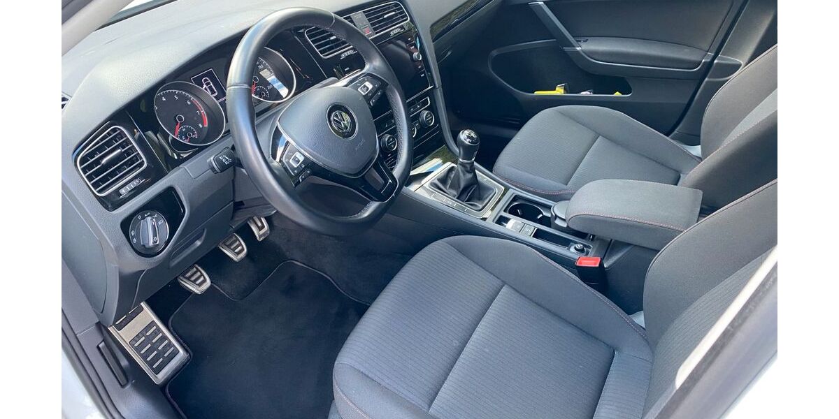 VW Golf 89.000 km 11.200 &euro; Meine 38527