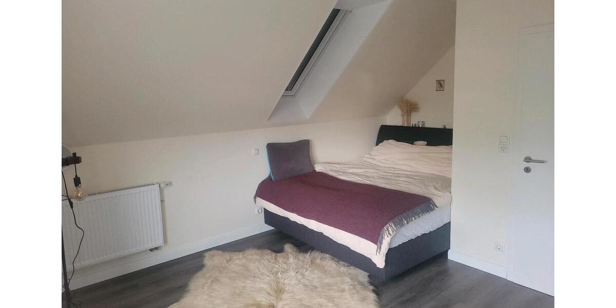 Dachgeschoßwohnung Ihlow - 2 Zimmer, 70 m&sup2;, 800&euro; | Angebot:25405113