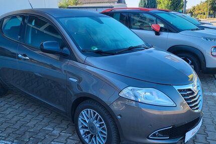 Lancia Ypsilon 135.850 km 4.600 € Abensberg 93326