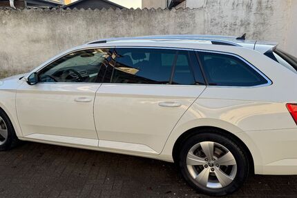 Skoda Superb 73.600 km 25.700 € Karlsdorf-Neuthard 76689