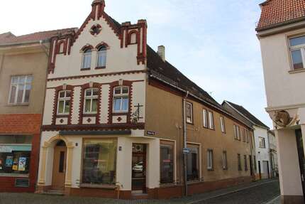 Haus zum Kaufen in Gardelegen 45.000 € 220 m²