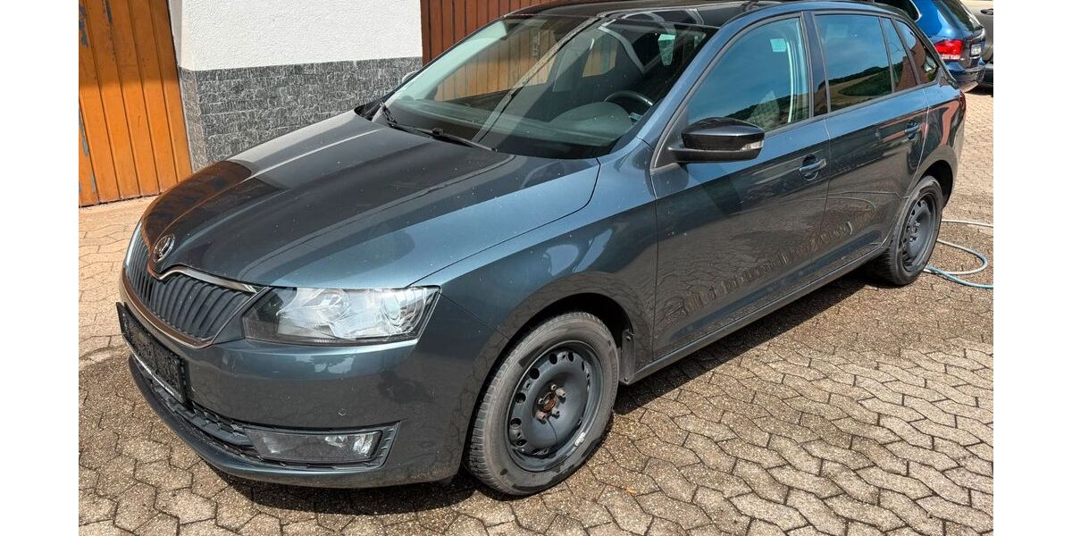Skoda Rapid 142.000 km 8.700 &euro; Oberharmersbach 77784