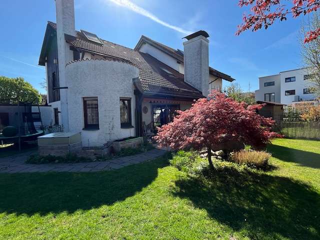 Einfamilienhaus Germering - 6 Zimmer, 180 m&sup2;, 2.700&euro; | Angebot:27144486