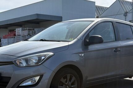 Hyundai i20 86.000 km 5.390 &euro; Frankfurt 60386