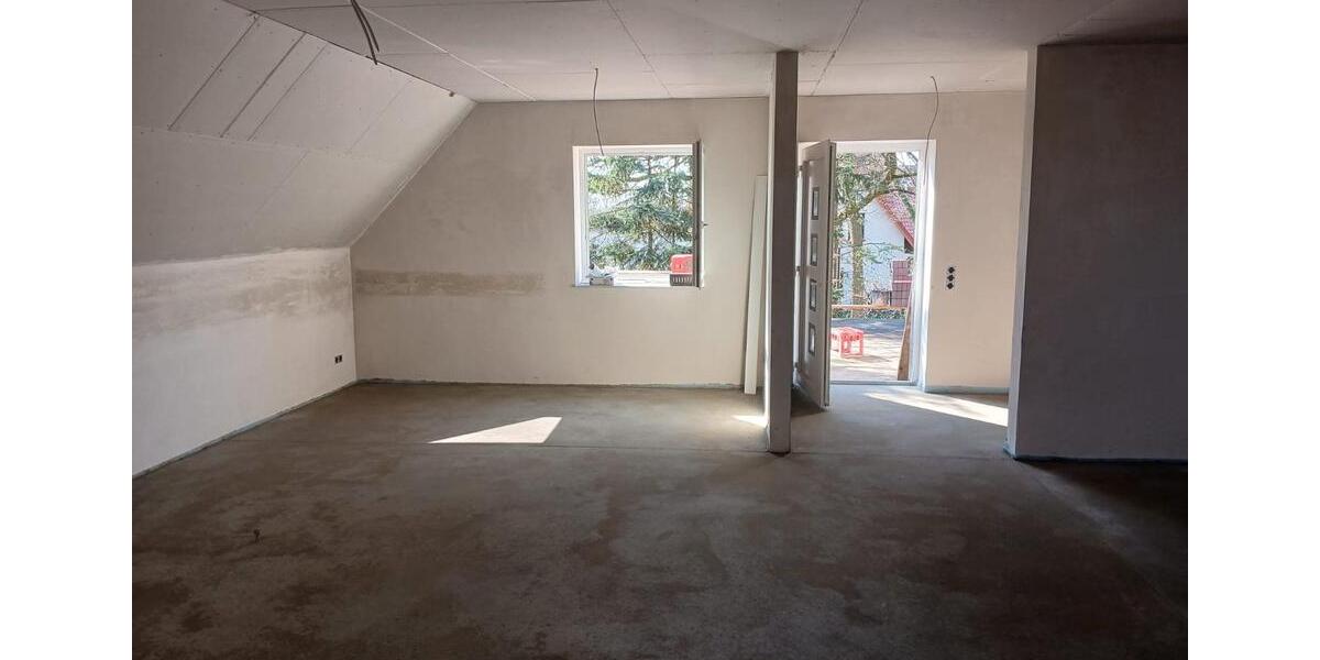 Dachgeschoßwohnung Oyten - 3.5 Zimmer, 125 m&sup2;, 1.400&euro; | Angebot:26176099