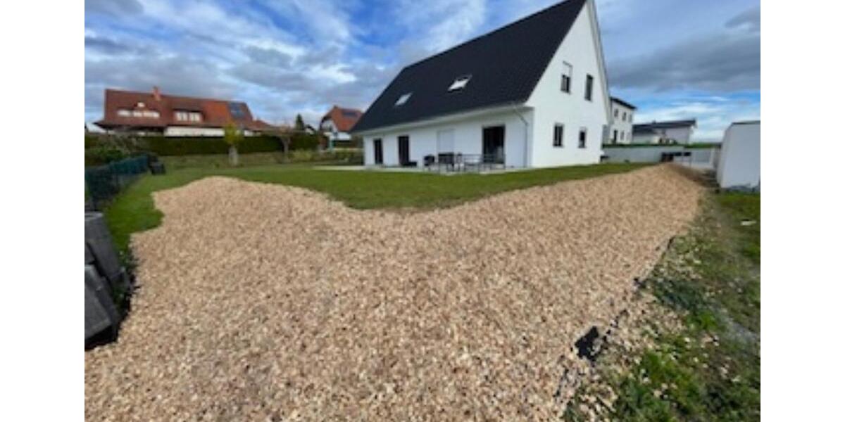 Doppelhaushälfte Hohenroth - 4.5 Zimmer, 122 m&sup2;, 1.195&euro; | Angebot:24631592