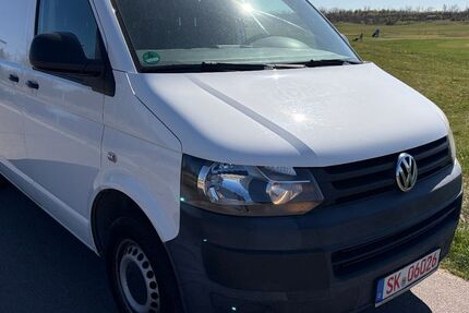VW T5 Transporter 177.000 km 8.900 &euro; HALLE 06116
