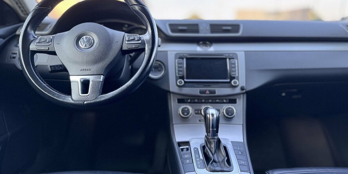 VW Passat CC Highline/Autom,/ Leder/PANO/5 Sitze 180.000 km 10.900 &euro; Mönchengladbach 41066