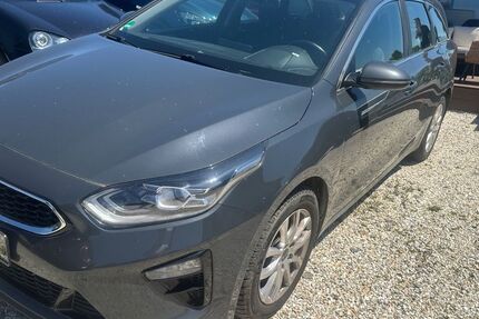 Kia ceed / Ceed 212.000 km 7.500 &euro; Salzweg 94121