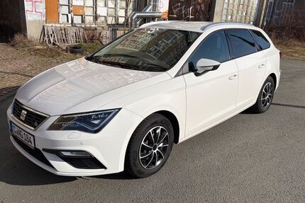 Seat Leon 111.000 km 12.500 &euro; Mittelbach 09224