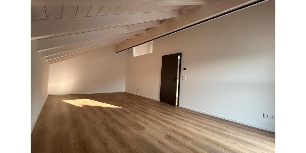 Maisonettenwohnung Hargesheim - 6 Zimmer, 205 m&sup2;, 2.200&euro; | Angebot:25083965
