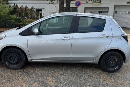 Toyota Yaris 95.557 km 4.290 € Barsbüttel 22885
