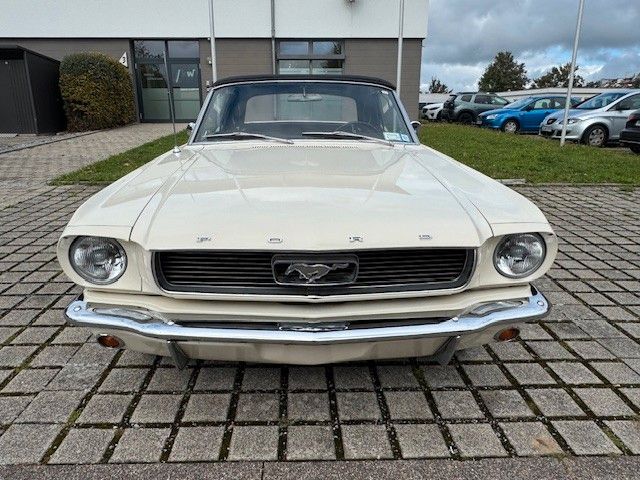 Ford Mustang 96.300 km 37.900 € Pleidelsheim 74385