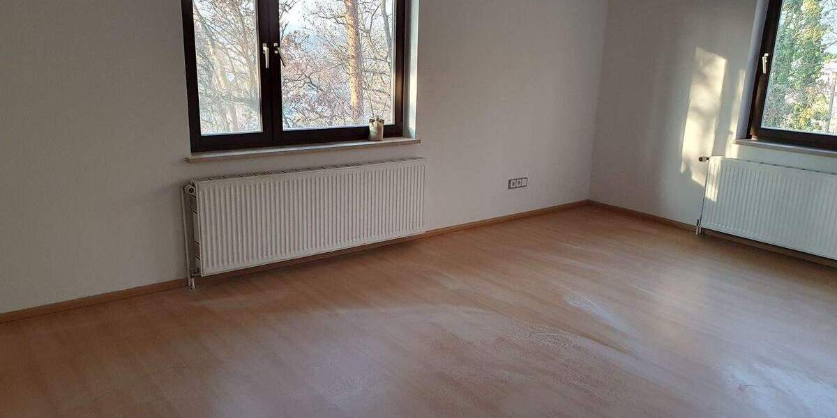 * ALLEIN-LAGE und NATUR-PUR * -- Einfamilienhaus am Ortsrand 6 zimmer