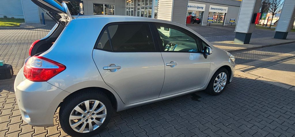 Toyota Auris 268.000 km 5.500 &euro; Nürnberg 90443