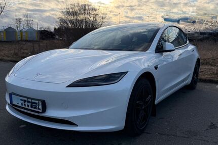 Tesla Model 3 5.500 km 41.699 &euro; Altdorf 90518