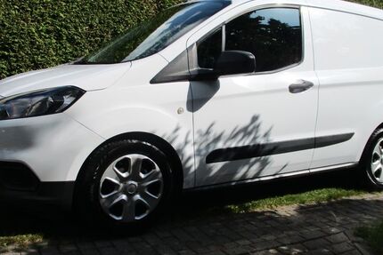Ford Transit Courier 105.000 km 8.500 &euro; Berlin 13053