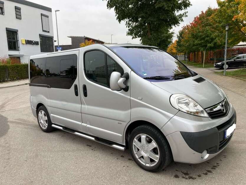 Opel Vivaro 253.000 km 10.950 € München 81829