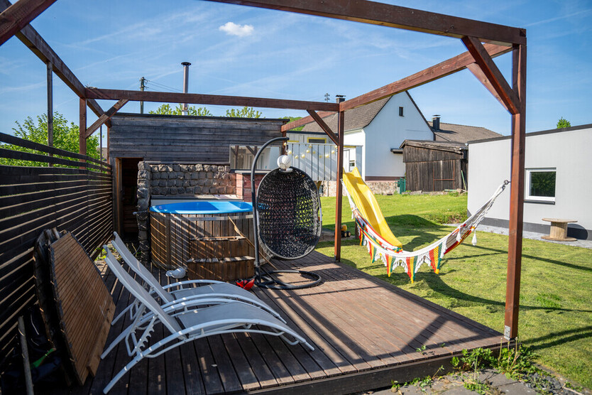 Moderne Erdgeschoßwohnung mit Sauna & Garten