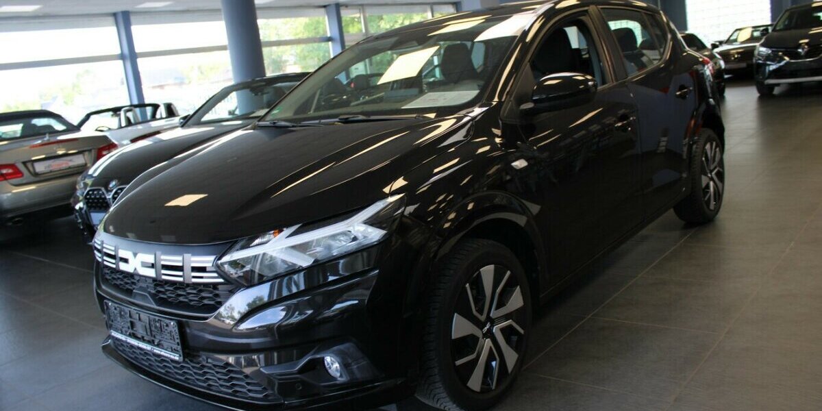 Dacia Sandero TCe 90 CVT Expression 14.222 km 15.980 &euro; Euskirchen 53881