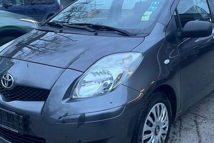 Toyota Yaris 218.000 km 2.390 &euro; Waldkraiburg 84478