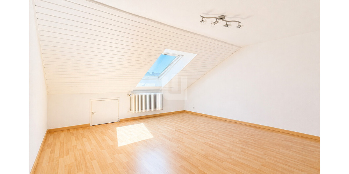 WINDISCH – Renovierungsbedürftiges RMH in Ortsrandlage von Olching – viel Potenzial für Familien! - Reihenmittelhaus Olching | Angebot:26534334