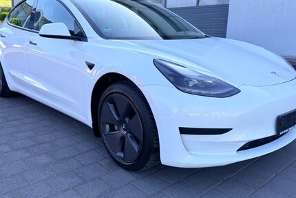 Tesla Model 3 142.800 km 19.950 &euro; Tünsdorf 66693
