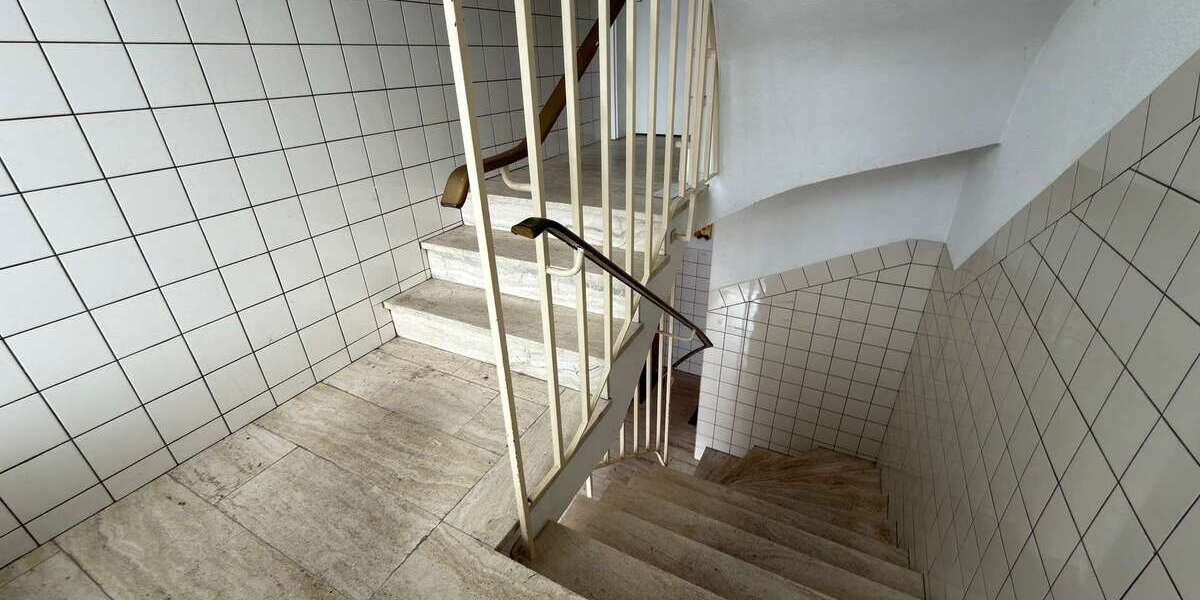 Mehrfamilienhaus mit Potenzial in Dinslaken-Bruch – 5 Wohneinheiten, Garten & Garagen - Mehrfamilienhaus, Wohnhaus Dinslaken Lohberg | Angebot:27119901