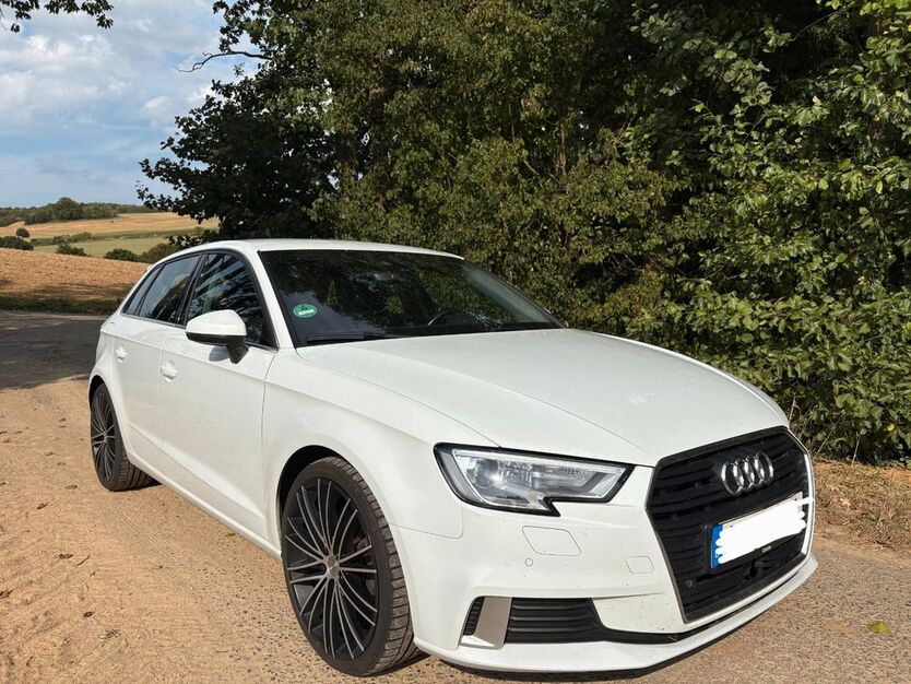 Audi A3 215.500 km 12.999 € Brakel 33034