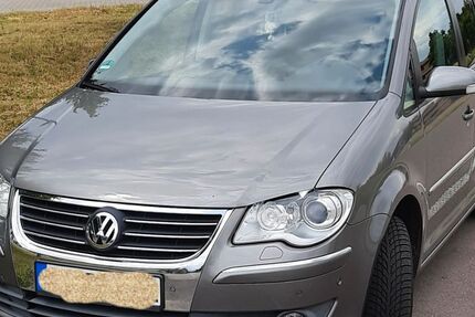 VW Touran 195.000 km 2.950 € Ottenhöfen 77883