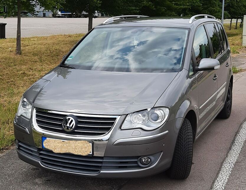 VW Touran 195.000 km 2.950 € Ottenhöfen 77883