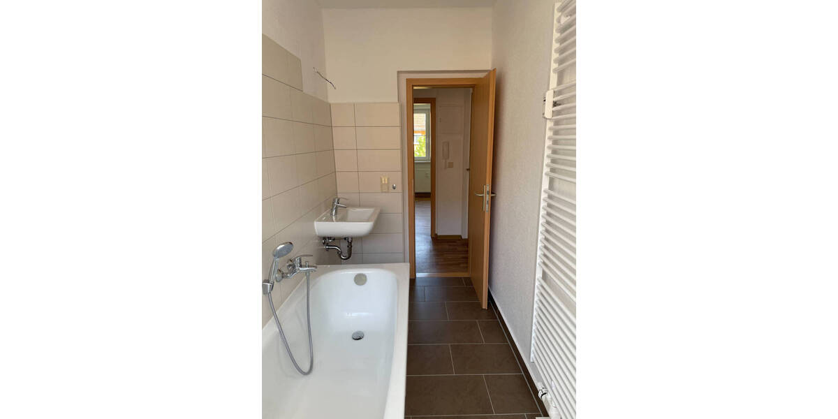 Etagenwohnung Halle Lutherplatz - 2 Zimmer, 48 m&sup2;, 400&euro; | Angebot:26432995